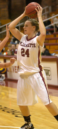 Willamette's Foul Trouble Helps Linfield Rally for 65-56 Win
