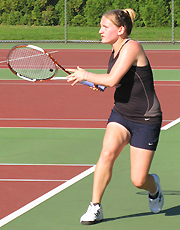 Bearcats Cruise Past Lutes, 8-1, in Women's Tennis