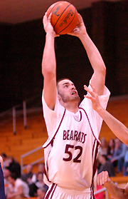 Mitchell's Double-Double Sends Willamette to 82-74 Win over NWC Co-Leader Whitworth