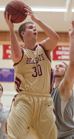 Lutes Start Fast, Down Bearcats, 72-55, in Men's Basketball