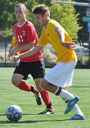 Whitman Slips Past Bearcats, 2-1, in Northwest Conference Action