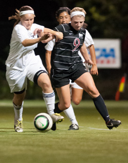 Bearcats are Outshot by Linfield, Fall to Wildcats 3-0