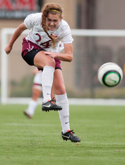 Willamette Outshoots Whitworth, but Pirates Win, 1-0