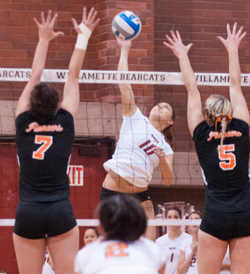 Pacific Outlasts Willamette in Fifth Set