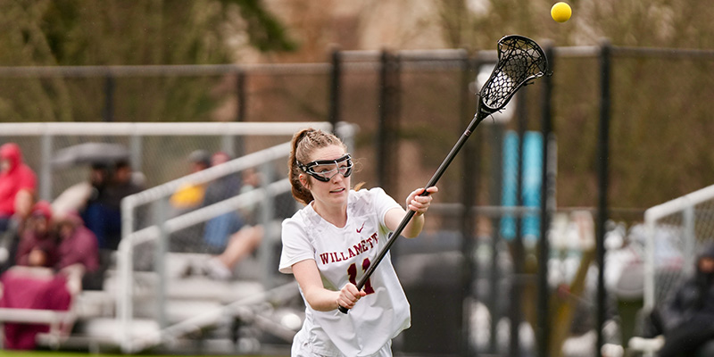 Shea Richardson-Pepper released a pass from her lacrosse stick.