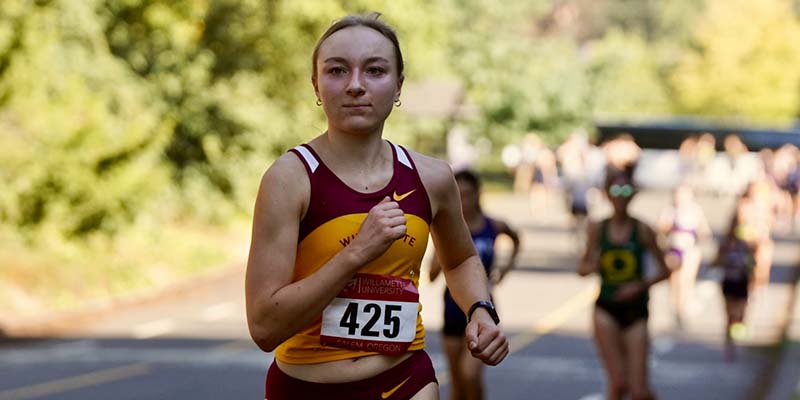 Zoe Heino runs at the 47th Annual Charles Bowles Willamette Invitational in cross country.